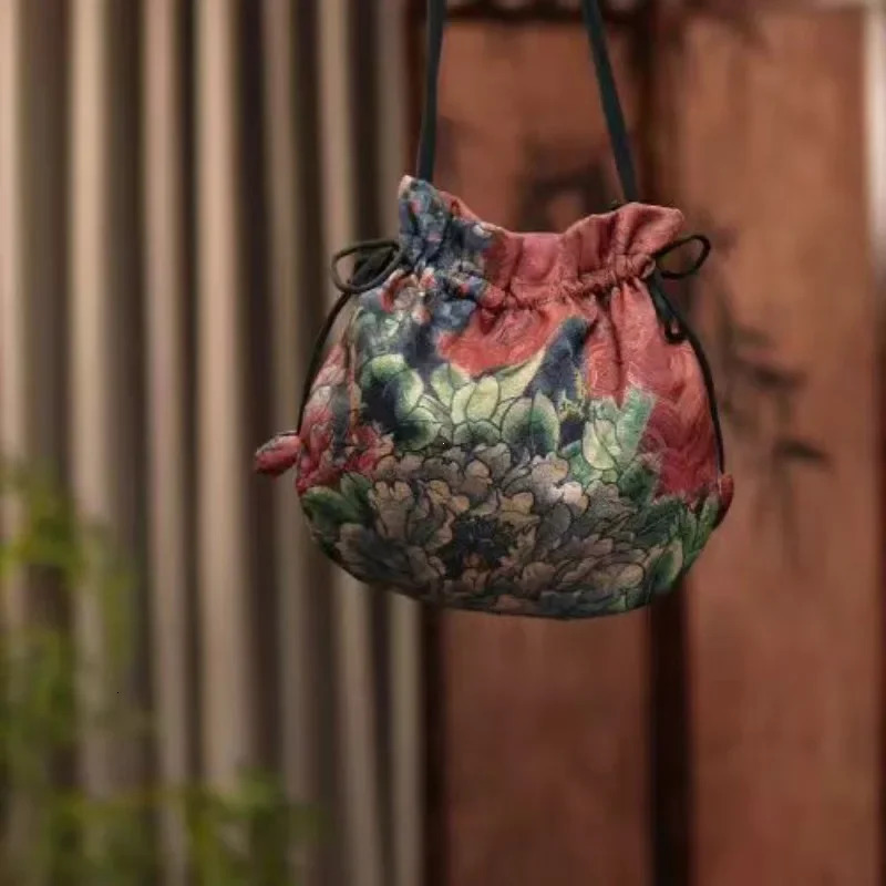 Retro Embroidery Silk Drawstring Handbag Purse Wallets Jewerly Packing Storage Bucket Bag Hanfu Accessories 260307