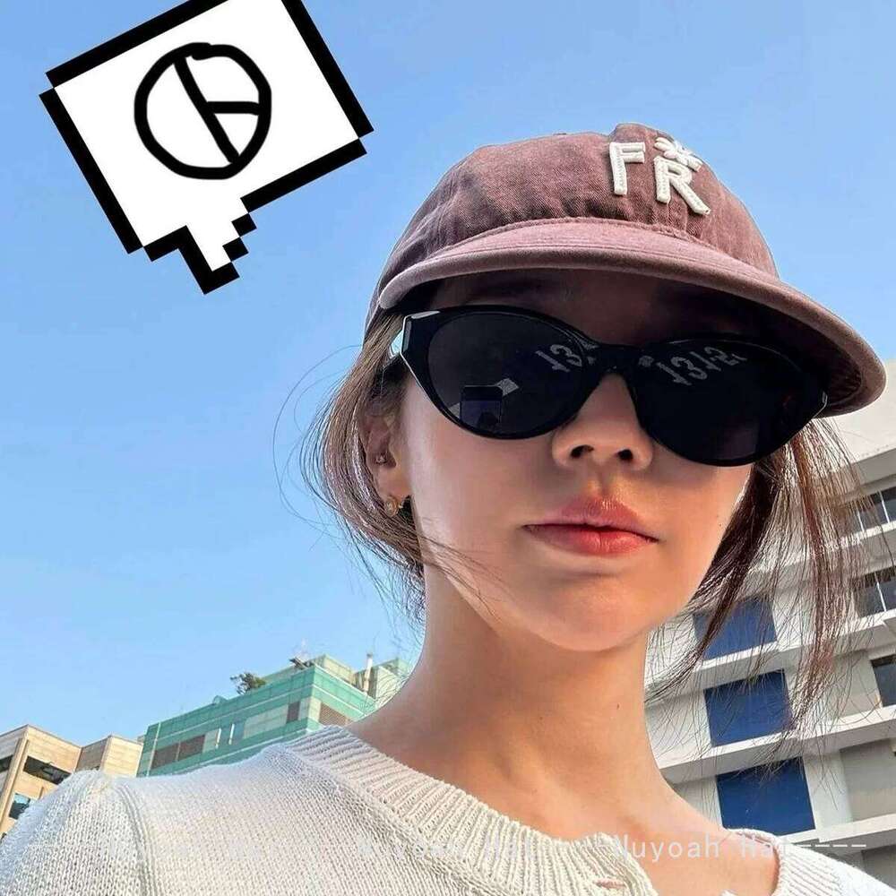 Little Daisy letter Plaid Baseball Hats Sunshade Color Block New Men Women Versatile Korean Flat Eave Fashion Peaked Caps Retro Y260304