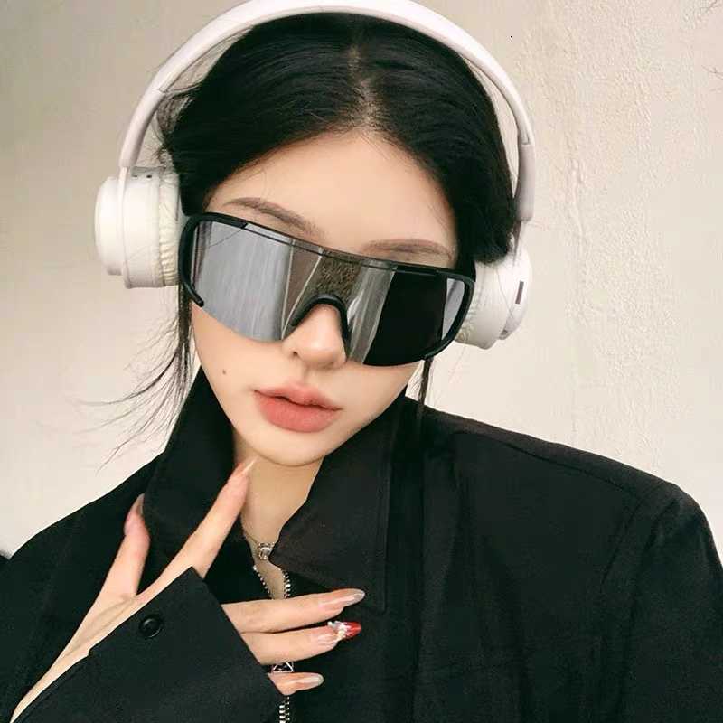 2024 New Outdoor Night Riding Glasses for Men Sports Road Bike Large Frame Windproof Goggles Transparent Sunglasses Trendy S260304