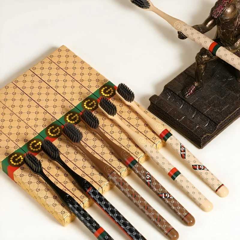 This 6-piece fashionable light luxury toothbrush set offers soft and effective oral care for daily home use.T260307