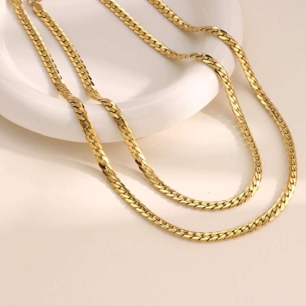 Titanium steel French vintage Cuban chain hip-hop necklace, versatile European and American style, high-quality vacuum-plated 18k real gold jewelry
