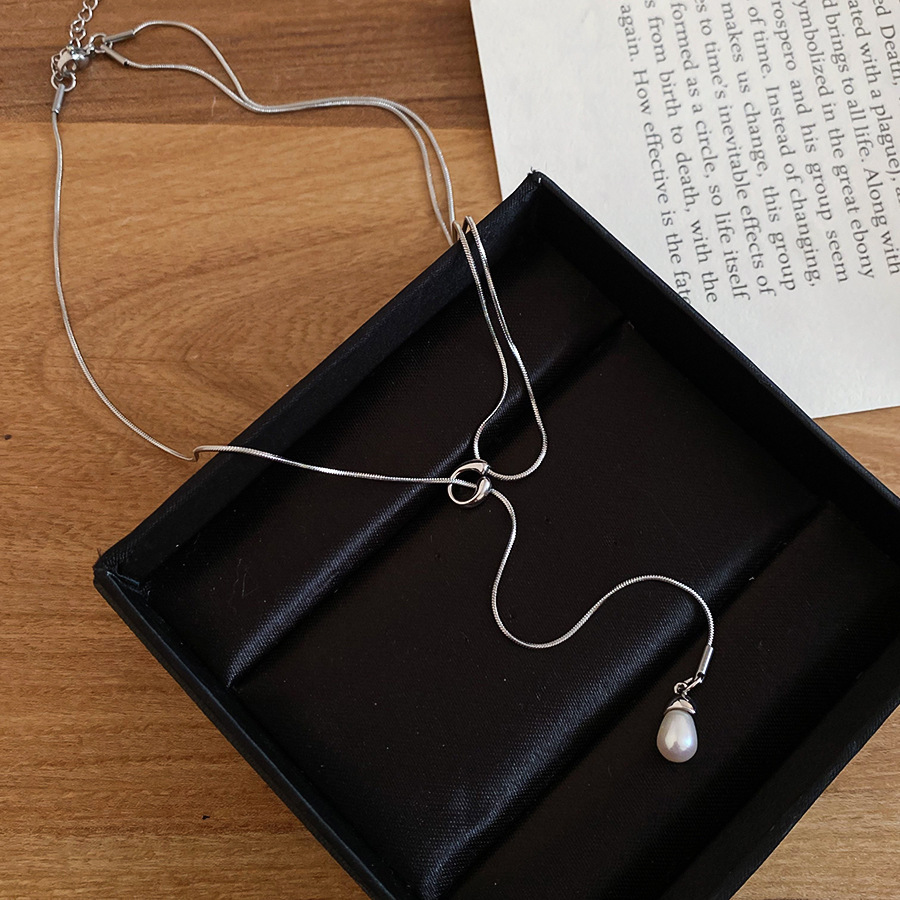 Vintage minimalist design freshwater pearl adjustable silver necklace, elegant and luxurious, versatile choker collarbone chain