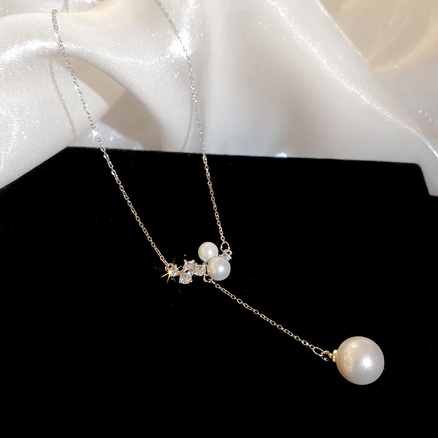 French-style stainless steel zircon pearl pendant necklace, vintage elegant clavicle chain, light luxury high-end jewelry for women