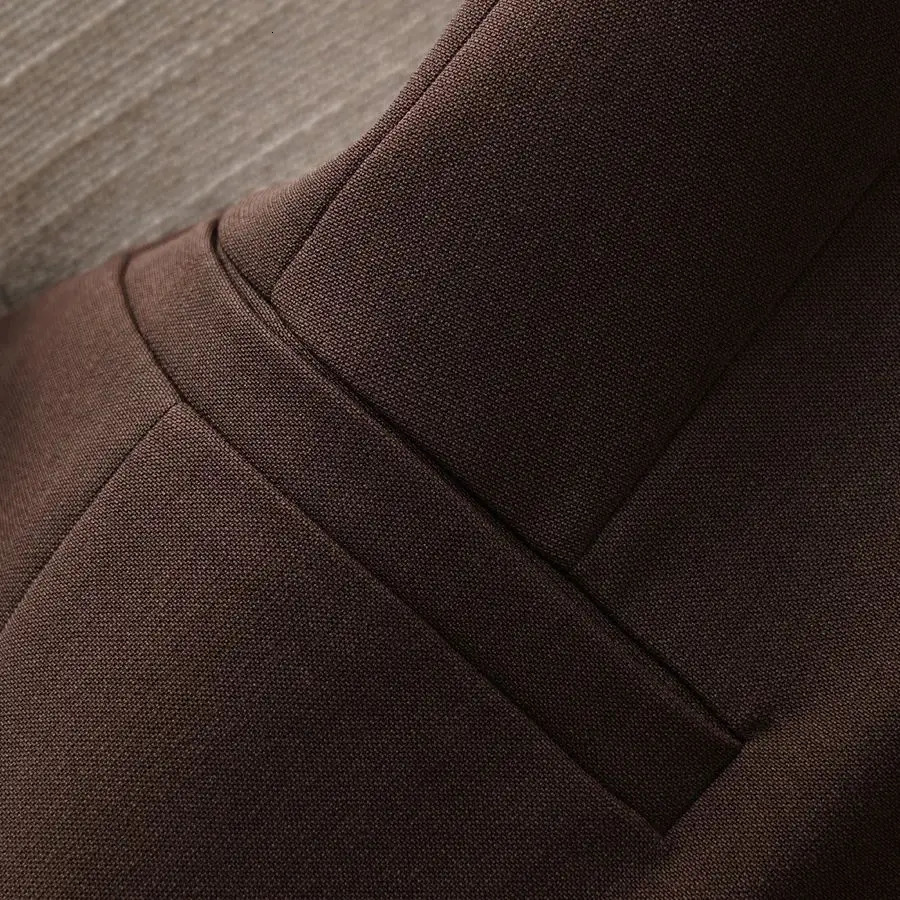 Coffee Colored VNeck Single Breasted Short Womens Vest in Spring and Autumn Fashionable Slimming for the Workplace Wearing 260306