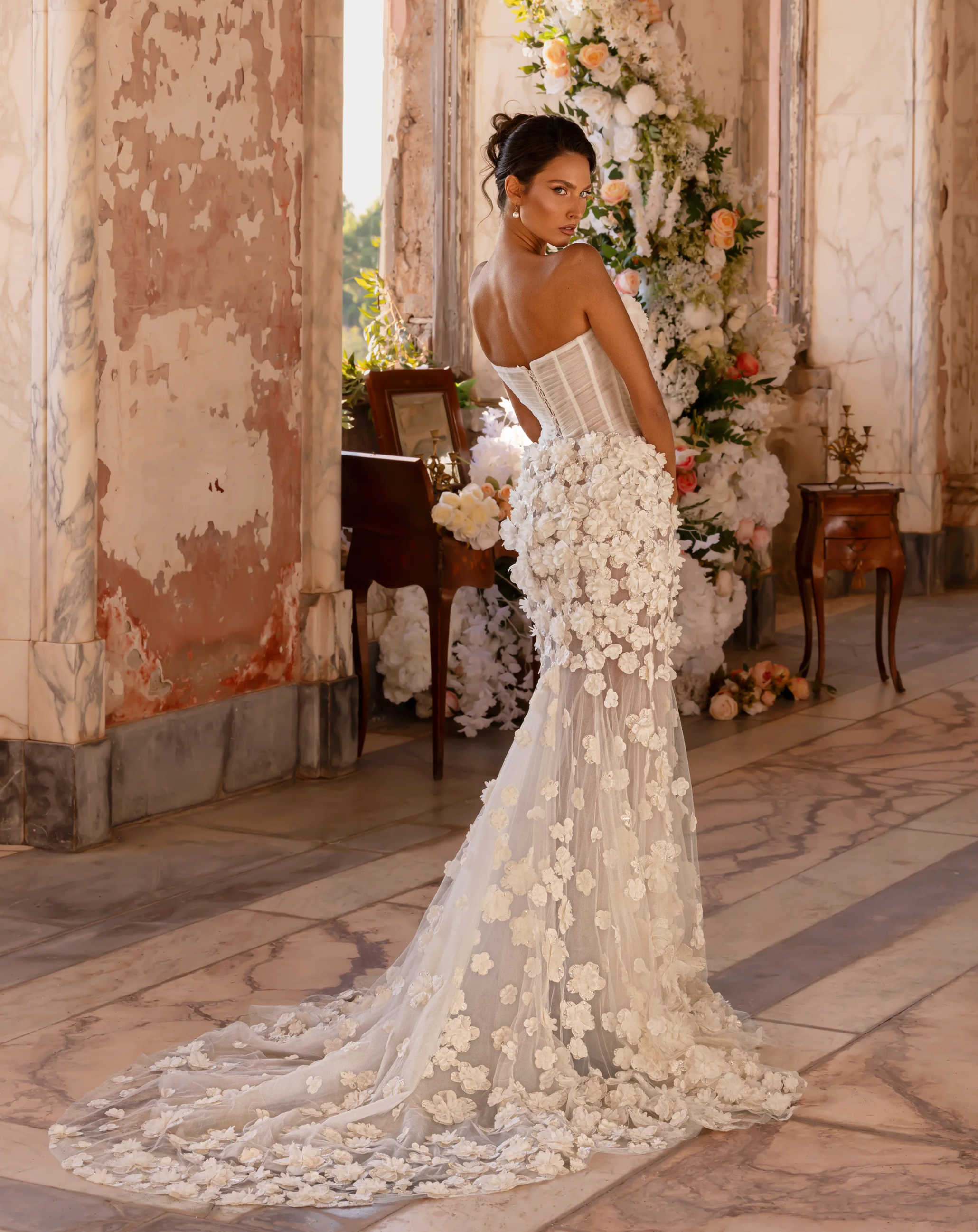 Simple Strapless Sleeveless Mermaid Wedding Dress Elegant Floral Appliques Bridal Gown Floor Length Bride Dresses Customized