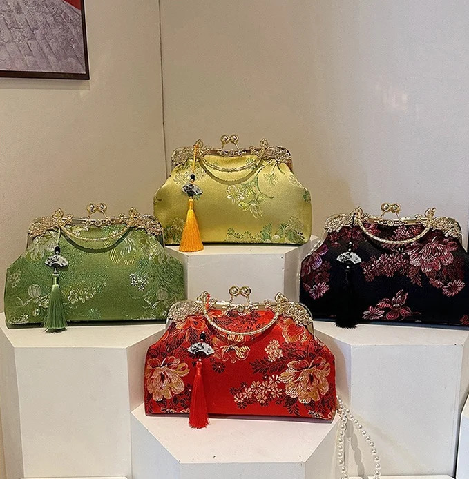 Chinese Style Embroidered Snapbutton Shoulder Bags Cheongsam Traditional Exquisite Womens Handbag Red Bridal Pearl Wedding Bag 260307