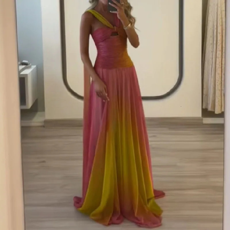 Sexy Halter Tops and Long Skirts Party Outfits Women Fashion Gradient Printed Pleated 2Pc Suit Elegant Sleeveless Backless Sets 260306