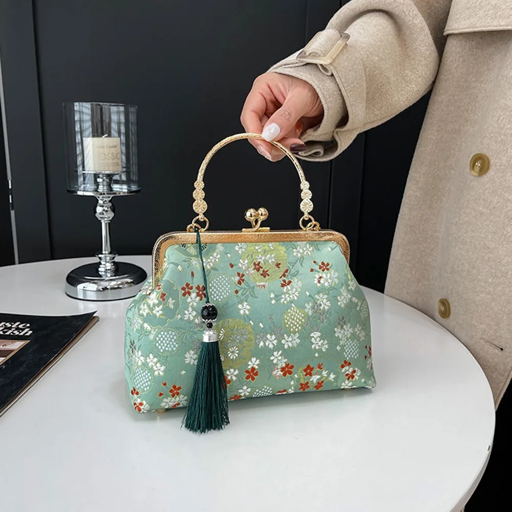 Retro Cheongsam Banquet Bag Elegant with Tassel Pendant Kiss Lock Shoulder Handheld Flower Chinese Style Handbag Wedding 260307