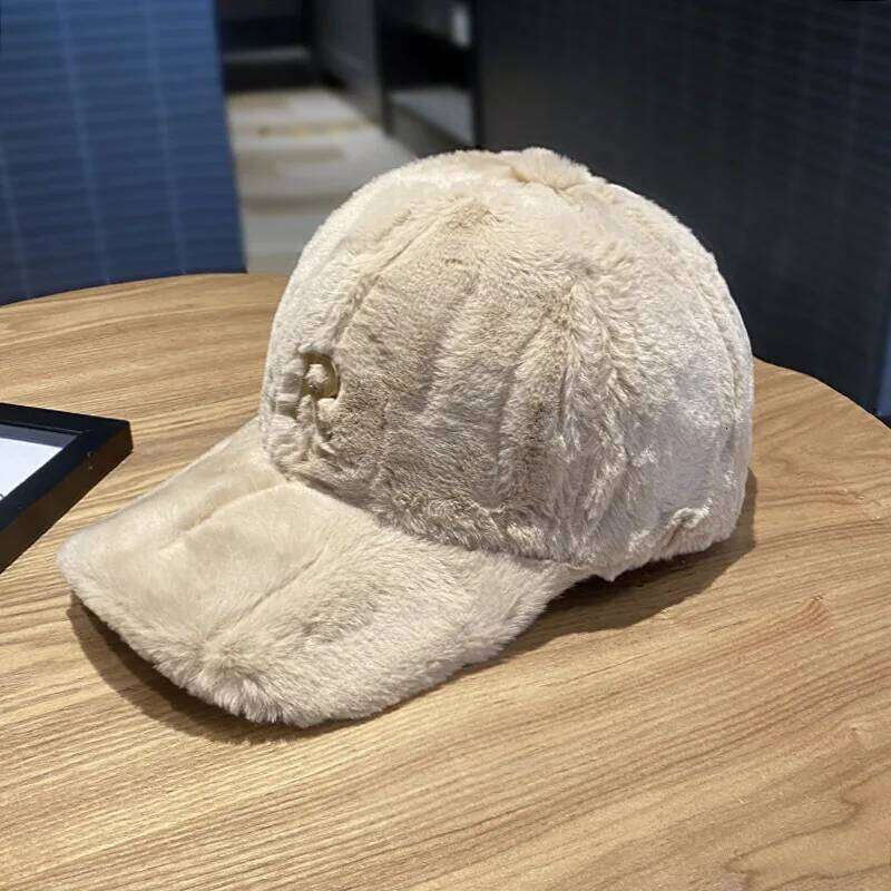Autumn Winter Baseball Hats For Women Faux Thickened Warm Plush Snapback Cap Metal Letter Fashion Accessories New Y260304