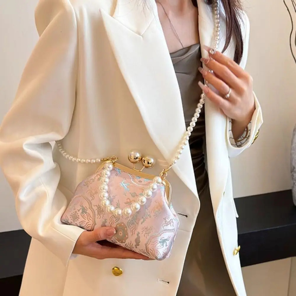 Retro Pearl Chinese Style Handbag Kiss Lock Cheongsam Accessories Embroidery Banquet Bag Elegant Shoulder Hanfu Clutch Party 260307