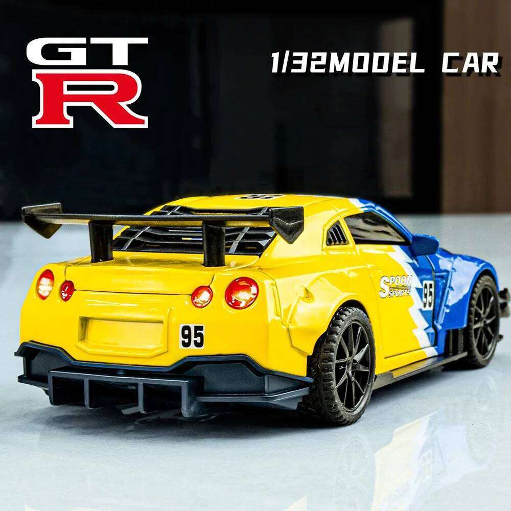 1:32 GTR Sports Car Diecast Model Alloy Toys 4 Doors Opened with Sound Light Pull Back Miniature Vehices Festival Surprise Gifts Z260306