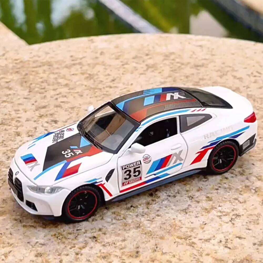 1:32 M4 Alloy Cars Toys Diecast Models Doors Opened Miniature Sports Car Wheel Pull Back Vehicles Adult Collect Souvenirs Z260307