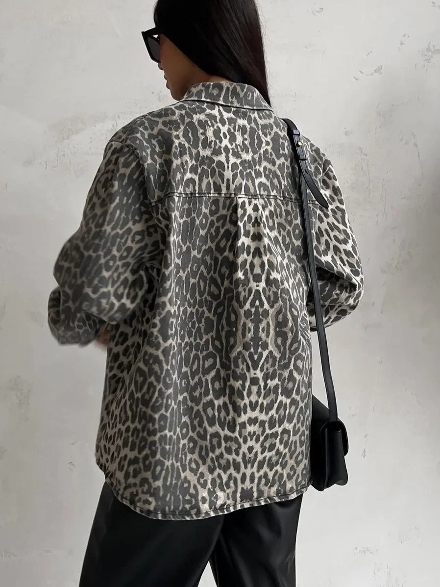 Casual Leopard Print Denim Jacket for Women Spring Loose Fit with Pockets and Buttons Trendy Vintage Mid-Length Denim 260303