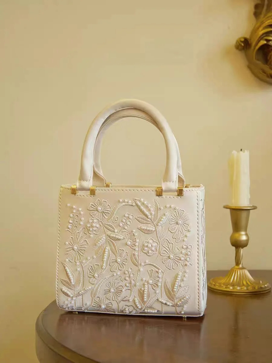 Elegant Soft Pearl Embroidery Fashion Handbag Silk Cheongsam Evening Clutch Chain Shoulder Bag Urban Minimalist Style Tote Chic 260302