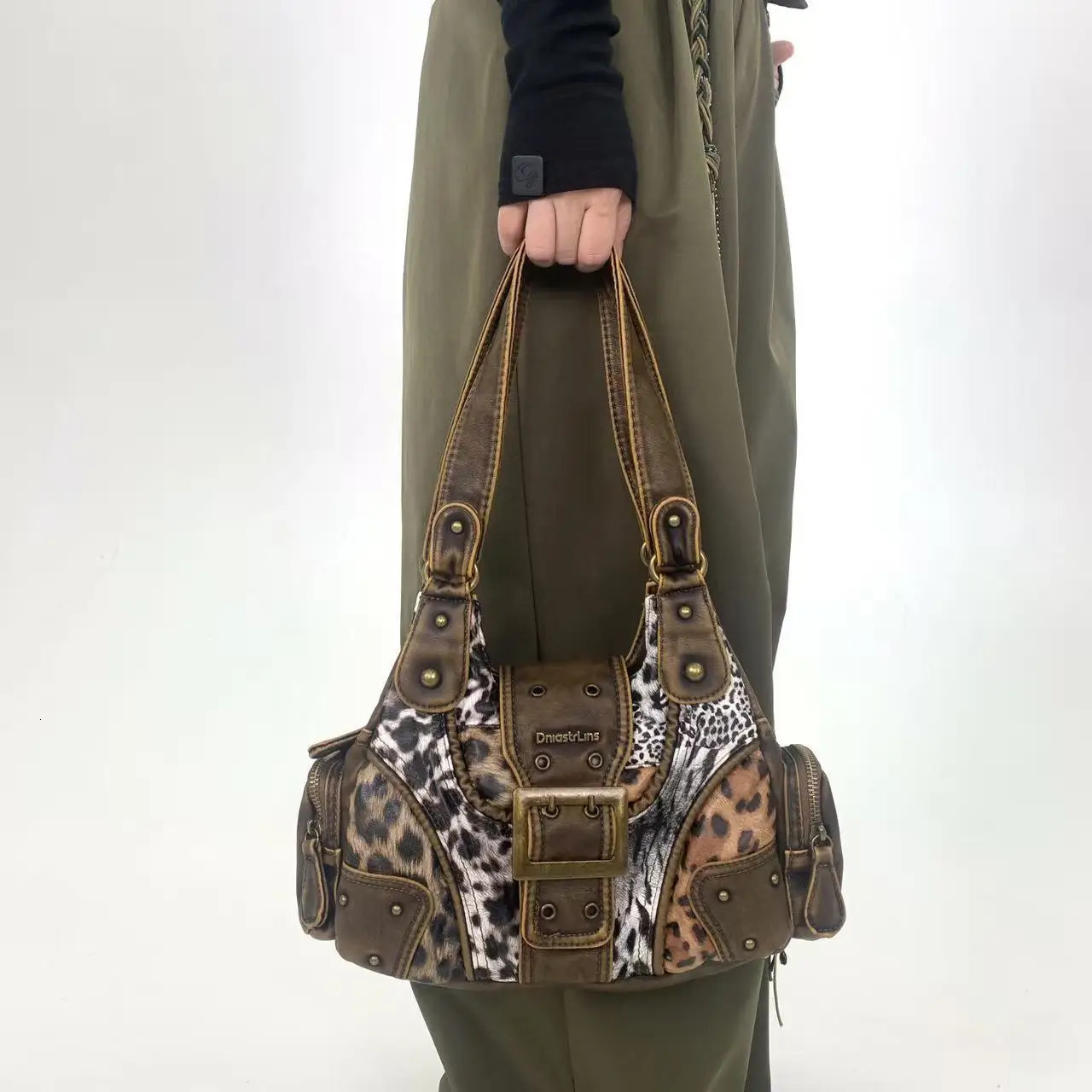 Ladies Fashion Street Y2K Millennium Spicy Girl Leopard Pattern Tote Bag Multi Pocket Retro Personalized Shoulder Bag 260306