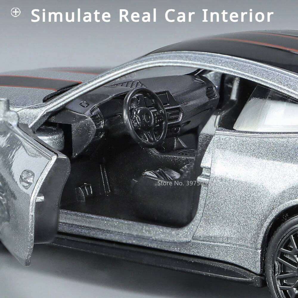 1:36 BMW M4 CSL Diecast Toy Alloy Model High Simulation Doors Opened Pull Back Cars Toys Collection Ornaments Gift for Kids Z260307