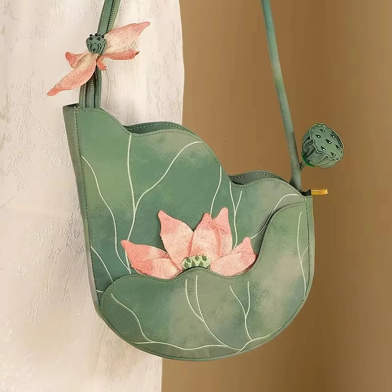 Chinese Style Shoulder Bag Women Exquisite Floral Embroidery Original Handbag 2025 In Elegant Fashion Female Bags 260307