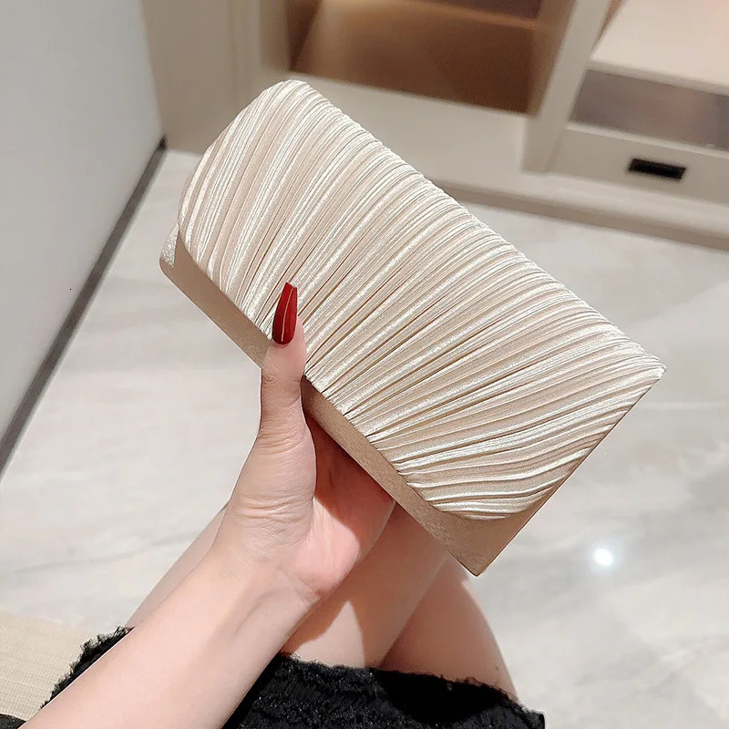 Texture and Fashionable One Shoulder Crossbody Fashion Bag Party hand bag elegant Fashion fold evening clutch bag 260306