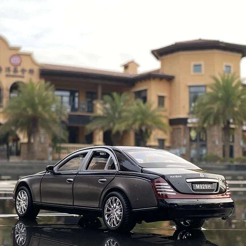 1:24 Maybach 62s S650 Alloy Model Diecasts & Vehicles Car Metal Collection Toy Kid Toys for Children Kids Gifts Z260306