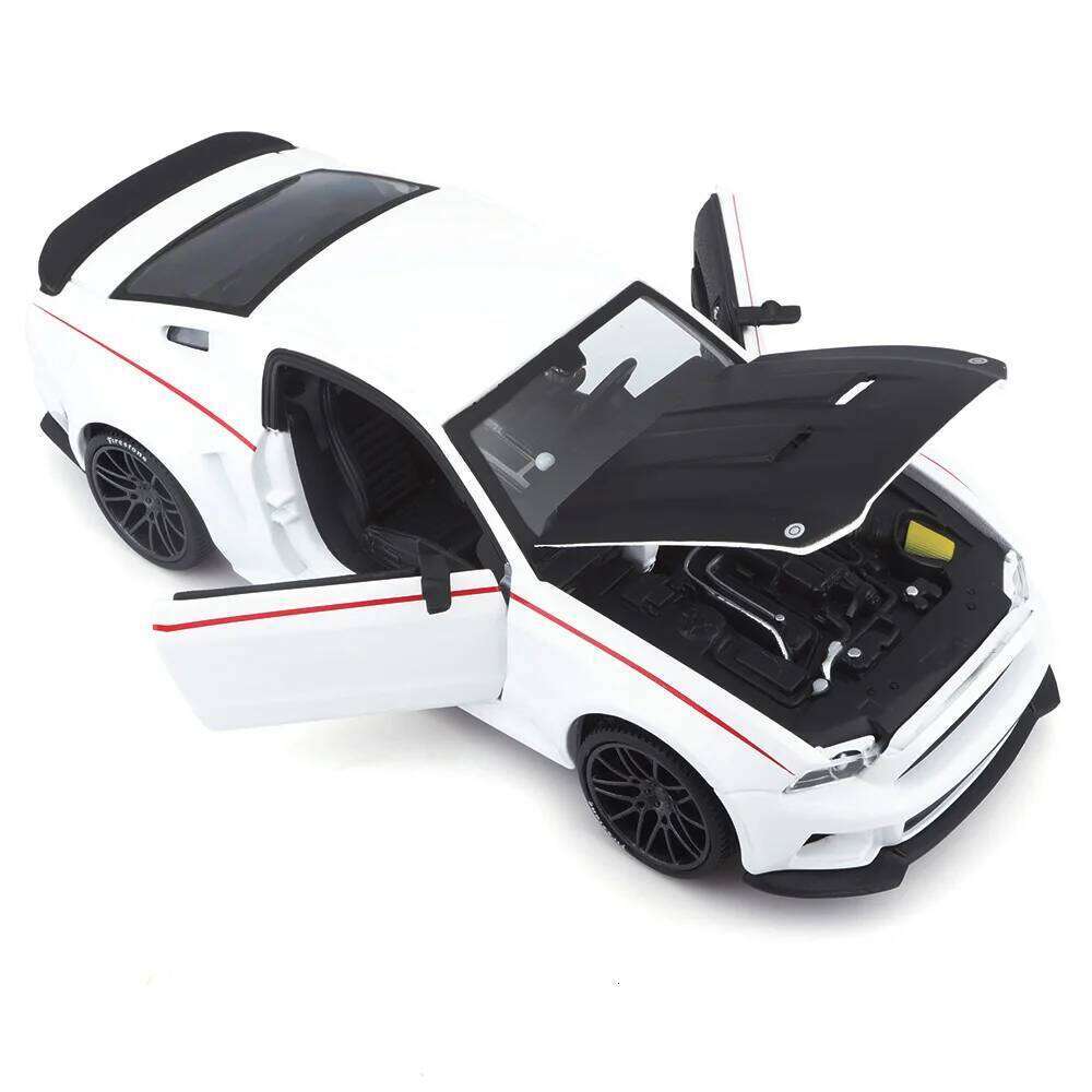 Maisto 1:24 2014 Ford Mustang Street Racer cars simulation Die casting alloy car model crafts decoration collection toy tools Z260306