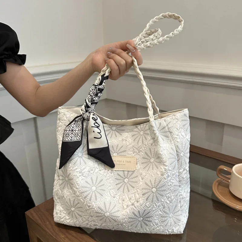 Niche National Style Embroidery Flower Shoulder Bag Summer Autumn Ribbon Decoration Handle Women Casual Tote 260307