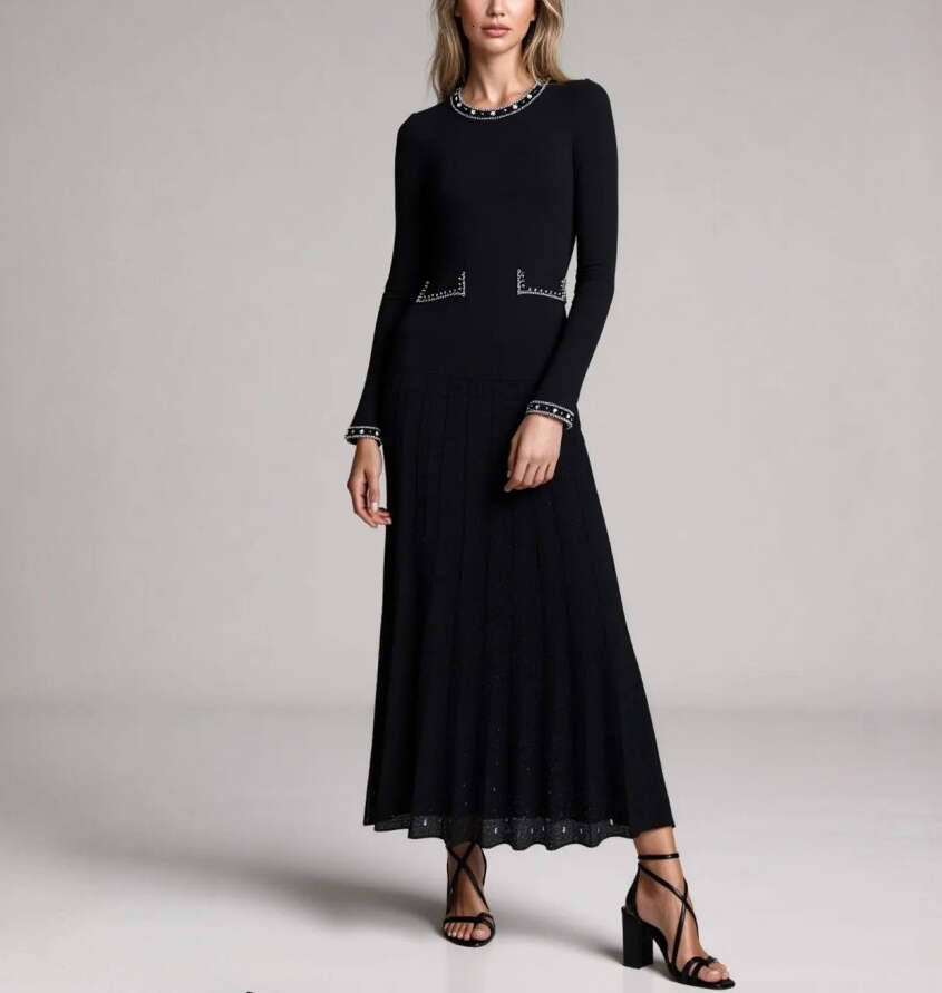 2026 autumn and winter designer's new European and American women's clothing style French round neck bead embellished knitted long sleeved d