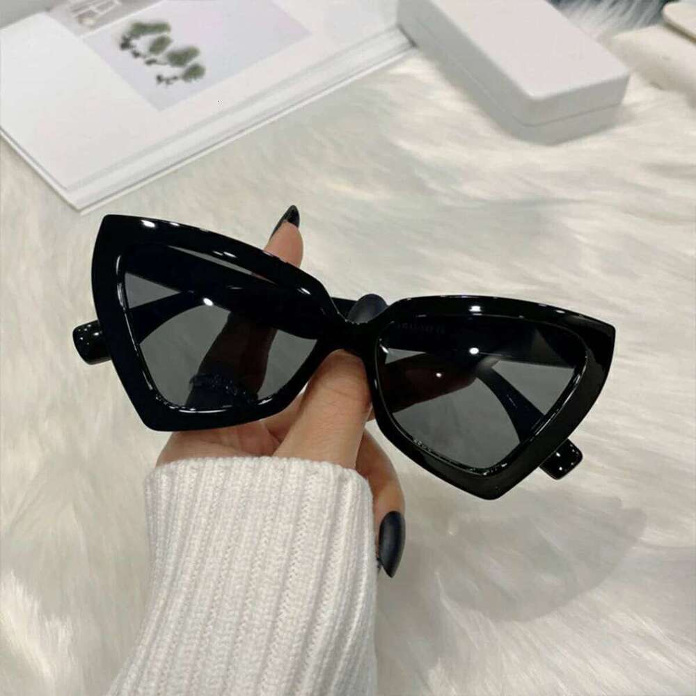 New Triangle Polygon Sunglasses Women Men Vintage Retro Cat Sun Female Male Eyewear Eye Glasses for Summer Z260306