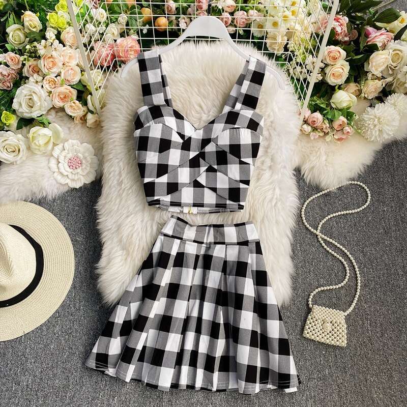 2026 designer nightclub summer new sexy backless checkered vest with shoulder straps and pleats two-piece set