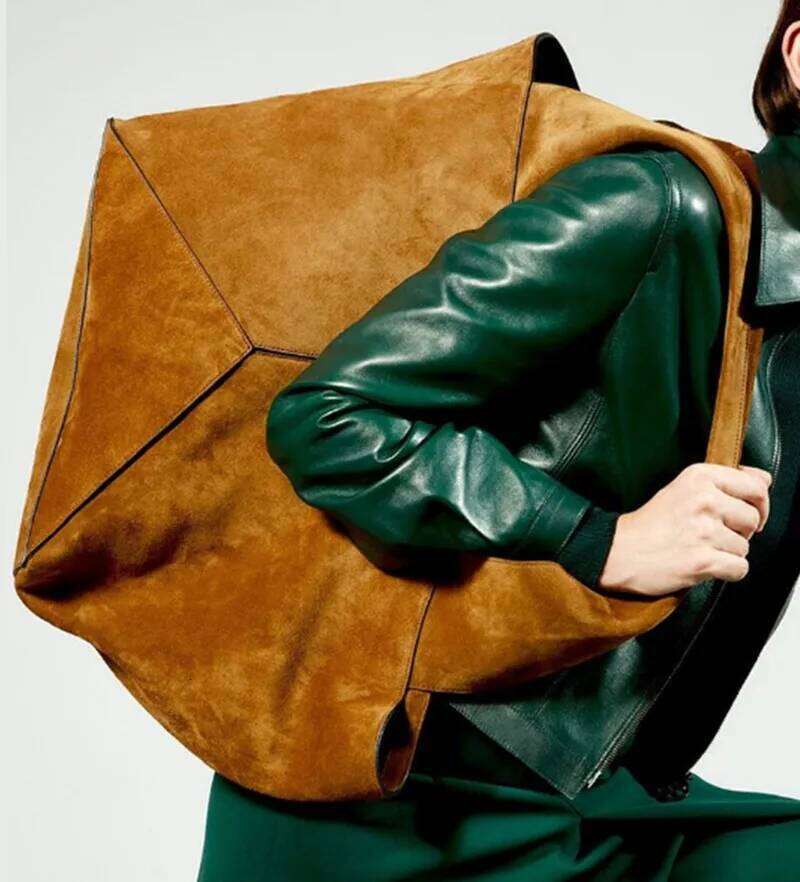 2025 Luxury Designer Suede Bucket Women's Shoulder Large Capacity Handbag Fashion Casual Versatile Tote Bag For Women XJ260306