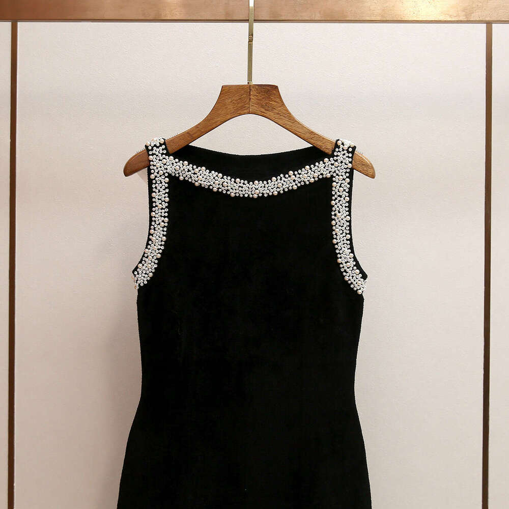 2026 autumn and winter new high-end Hepburn style featuring pleated velvet dresses designed A13 for women