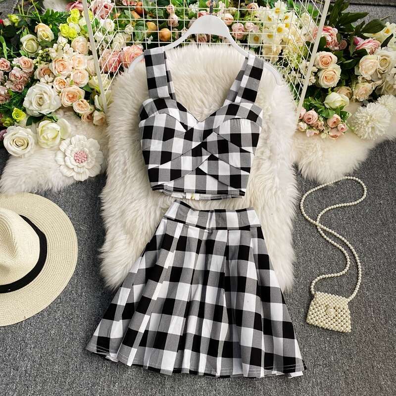 2026 designer nightclub summer new sexy backless checkered c10 vest with shoulder straps and pleats two-piece set