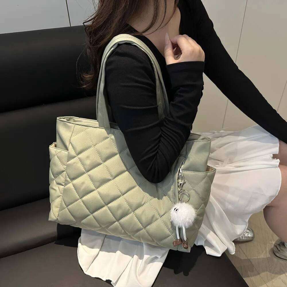 Fashionable Quilted Tote with Cute Plush Decoration, Autumn Leisure Large Capacity Handbag Daily Commuting Shoulder Bag XJ260306