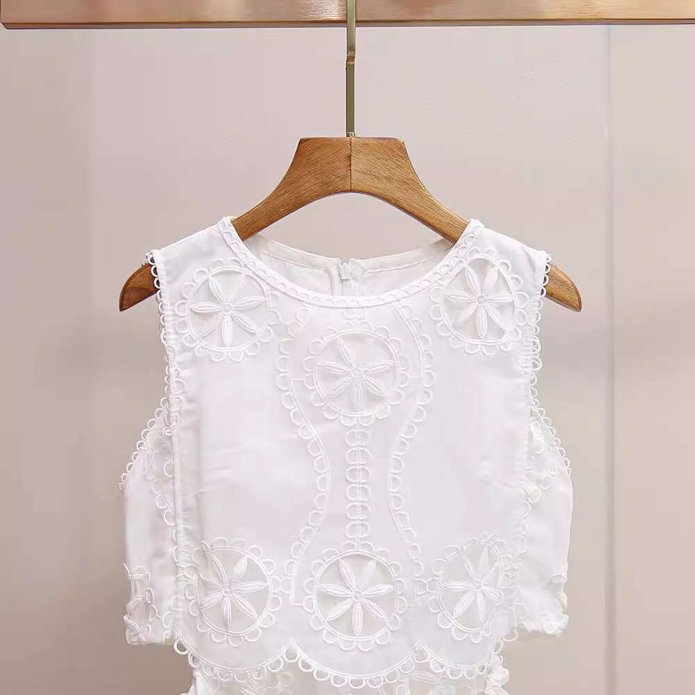 2026 designer high-end women's clothing new French lace hollow Hepburn style heavy embroidery sweet beauty style dress