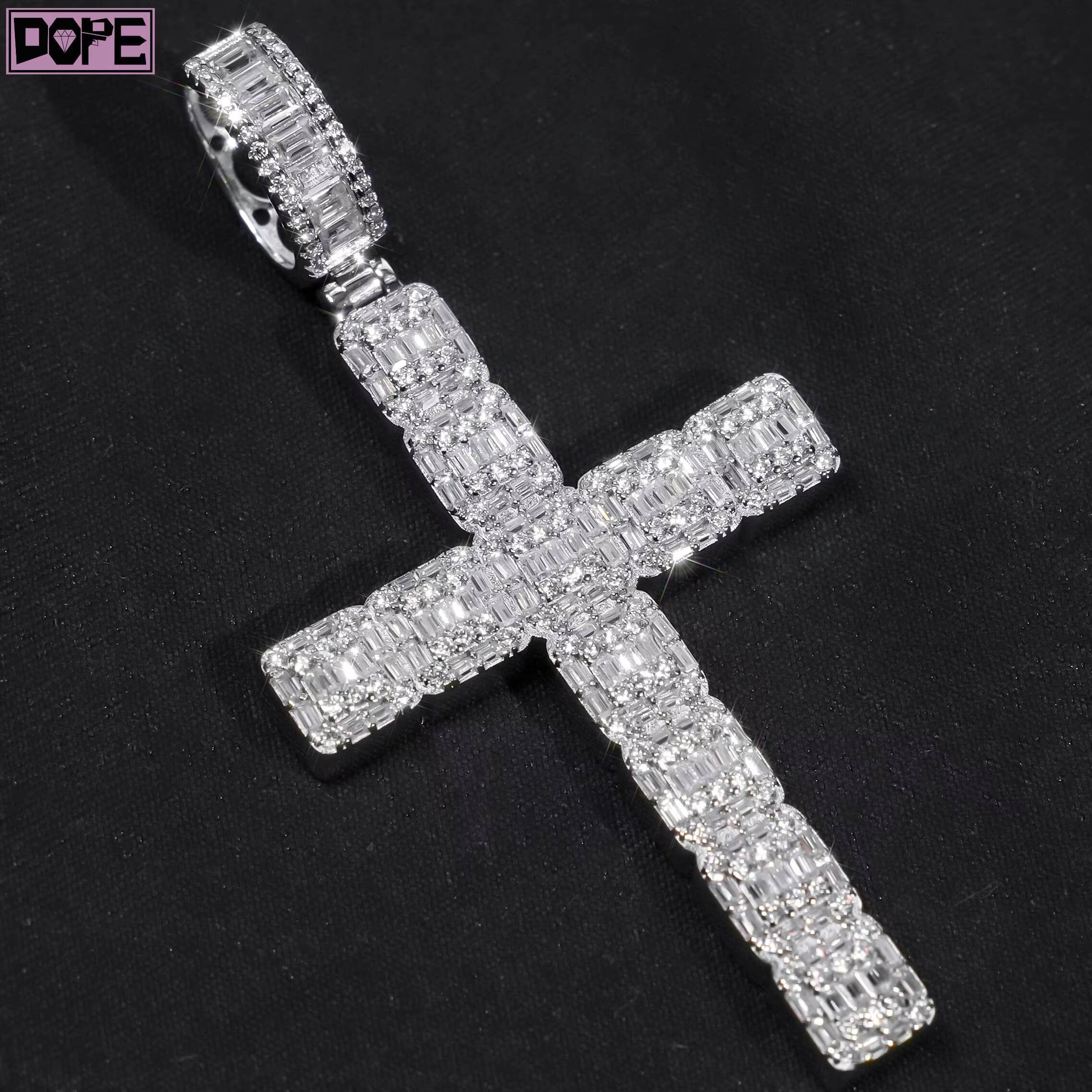 Iced Out Cross Pendant D Grade VVS Lab Grown Diamond CVD HPHT 925 Silver Custom Diamond Pendant