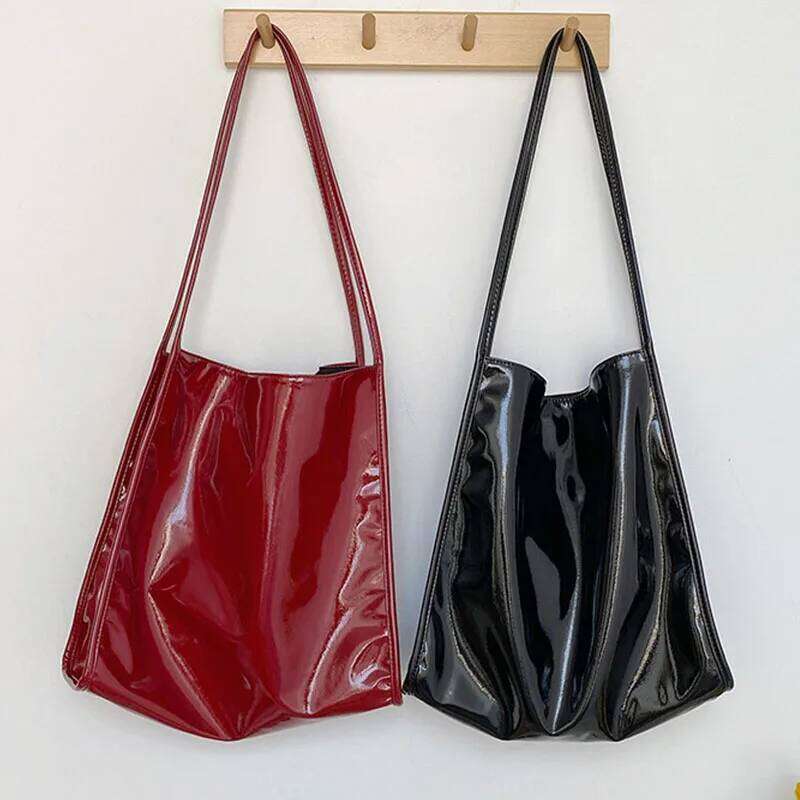 Vintage Style Shoulder Bags for Women Patent Leather Two-shoulder High Capacity Handbag Purse Lady Fashion Underarm Bag XJ260306