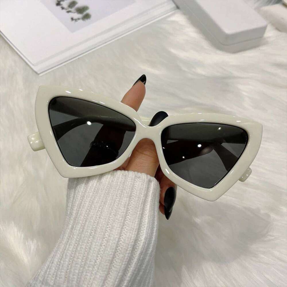 New Triangle Polygon Sunglasses Women Men Vintage Retro Cat Sun Female Male Eyewear Eye Glasses for Summer Z260306