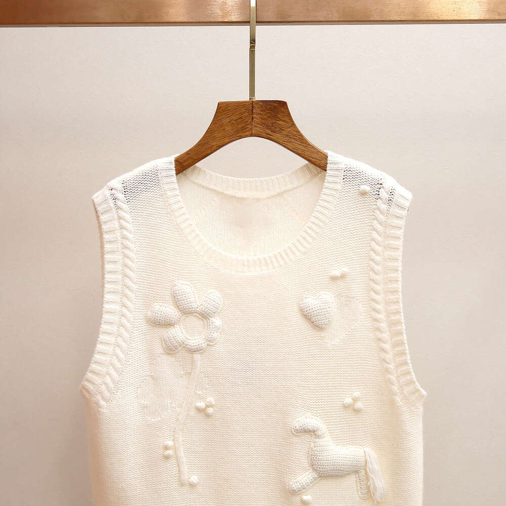 2026 Designer High end Women's Spring New Collection Retro Fragrance Inspired Round Neck Crochet Pattern Women's A12 Tank Top