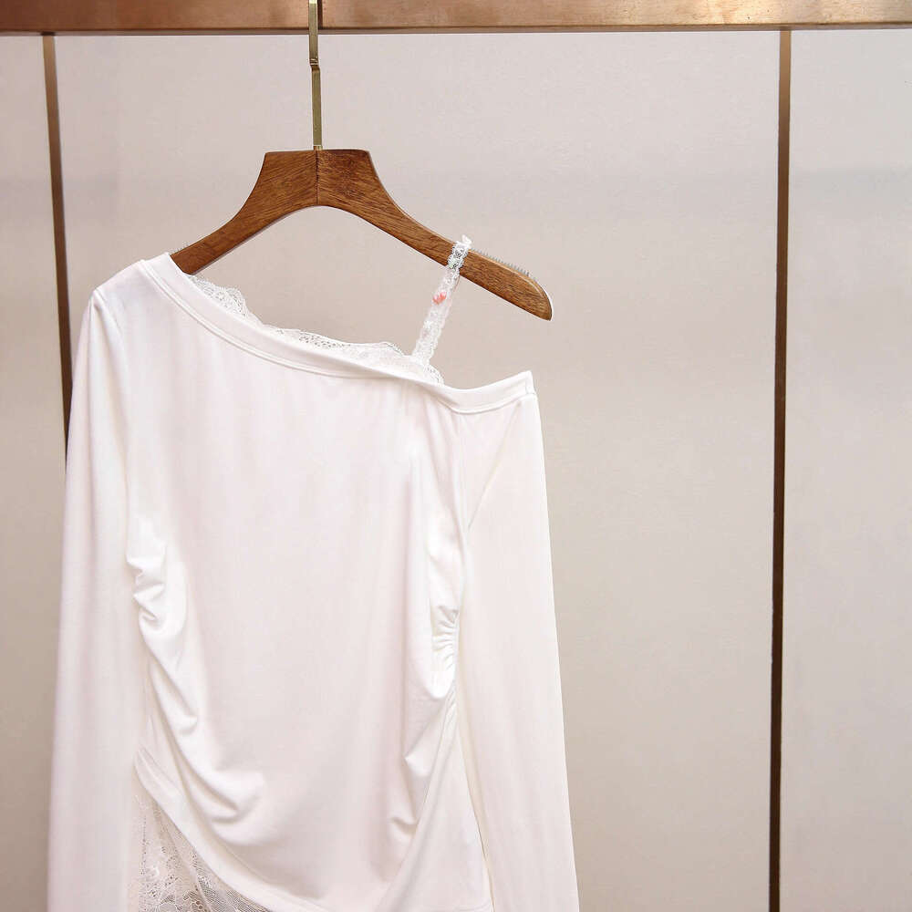 2026 high-end women's fashion autumn new style French youth loose lace off shoulder long sleeved women's T-shirt