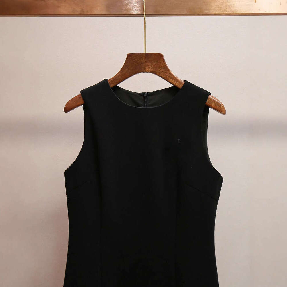 2026 designer high-end women's summer new French elegant patch mesh sleeveless vest