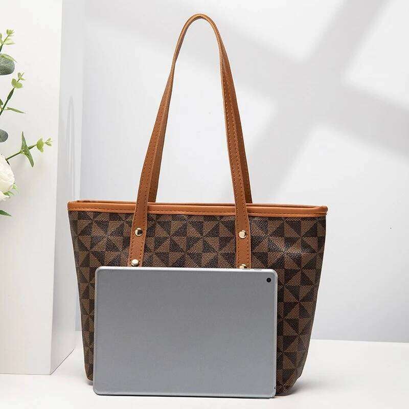 Triangle Print Fashionable Women's Commuting Handbag, Large Capacity, Zipper Handbag XJ260306