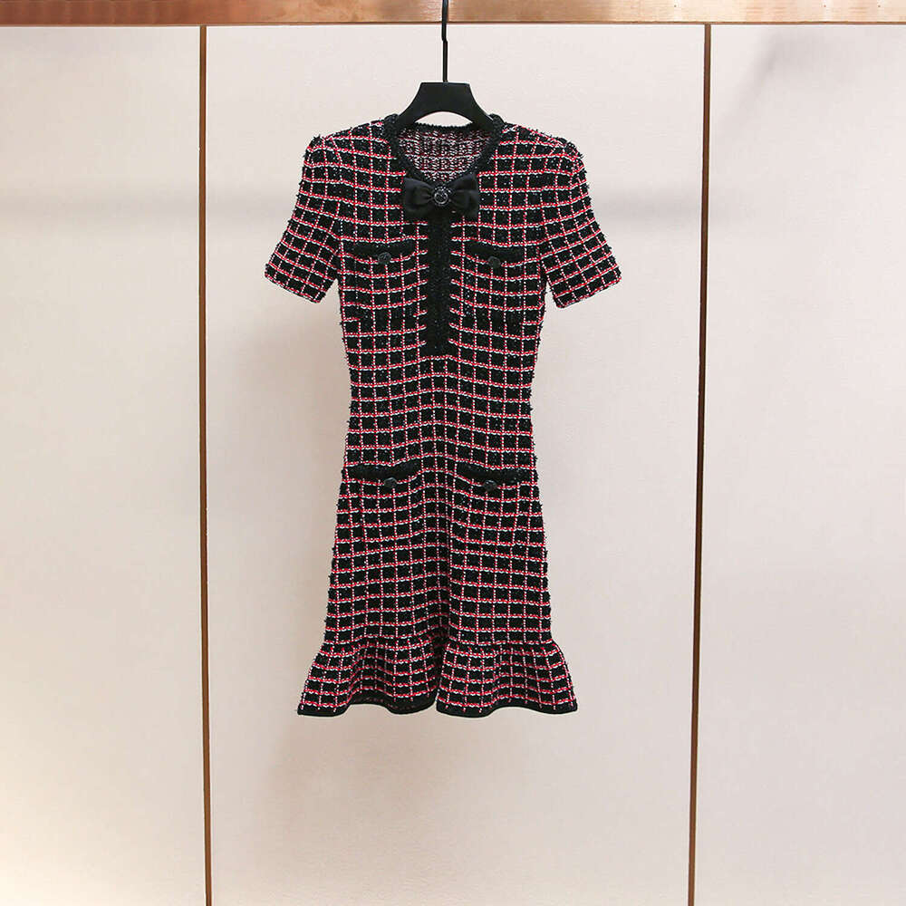 2026 spring and summer new French style designer elegant pleated slim fit short sleeved knitted dress