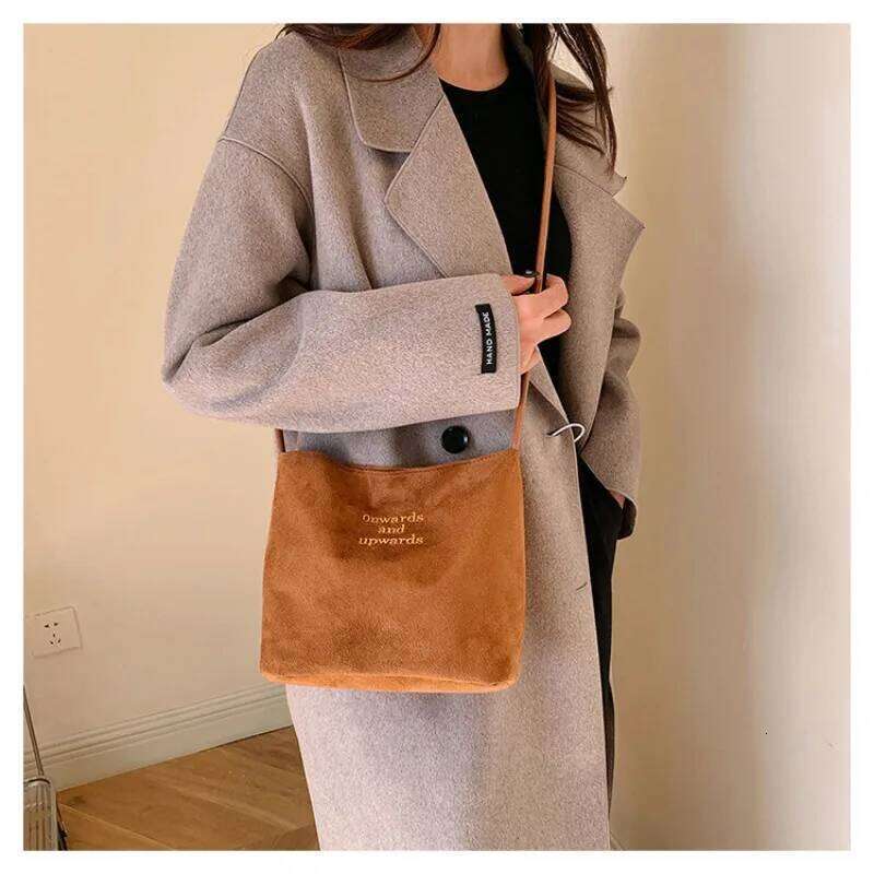 Large Capacity Suede Handbag Rope Buckle DesignAdjustable Straps Crossbody Multicolor Handbags Femalefashion Tote Bag Bolsos XJ260306