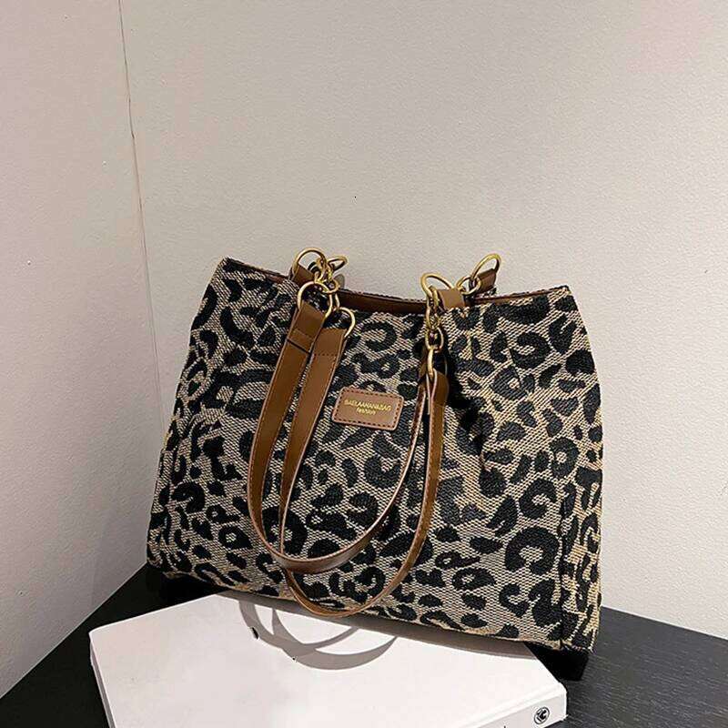 Women's Large Capacity Fashion Handbags Leopard Design Versatile Underarm & Shoulder Tote Female Shopper Bags XJ260306