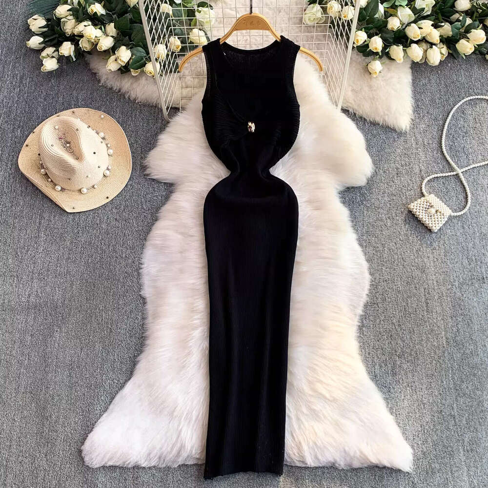 Designer socialite sexy hollow out round neck knitted women's fashionable metal buckle waist slimming long skirt