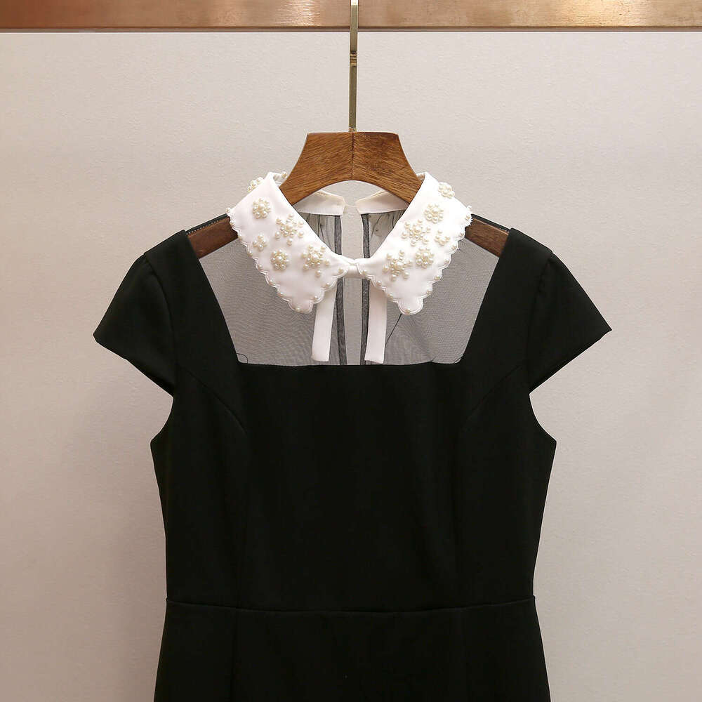 The new spring and summer A13 styles feature elegant dresses in Hepburn style, paired with contrasting butterfly bows, bead collars, backless, and lon