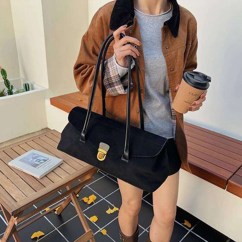 LEFTSIDE Women Large Capacity PU Leather Shoulder 2025 Winter Simple Short Handle Tote Bag Luxury Designer Trend Handbags XJ260306