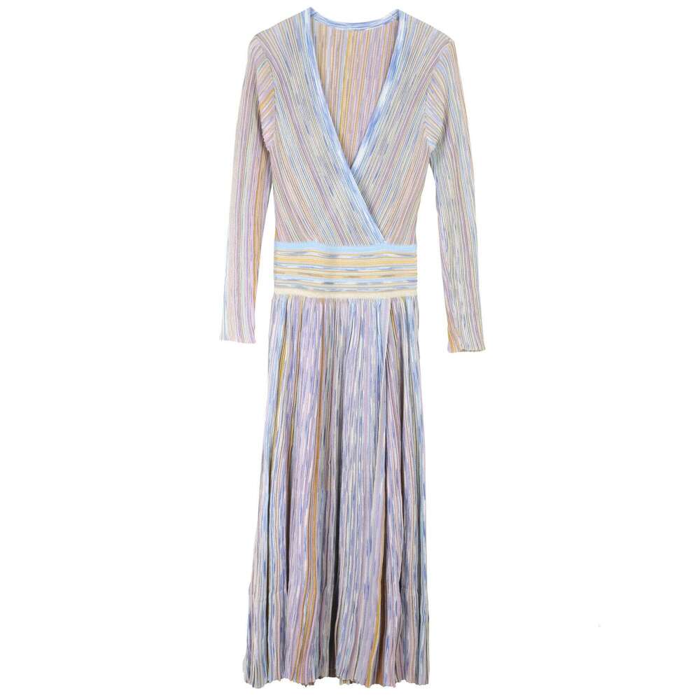 2026 European and American Elegant V-neck Long sleeved Waist Skirt Spring and Autumn New French Slimming Women's Dress