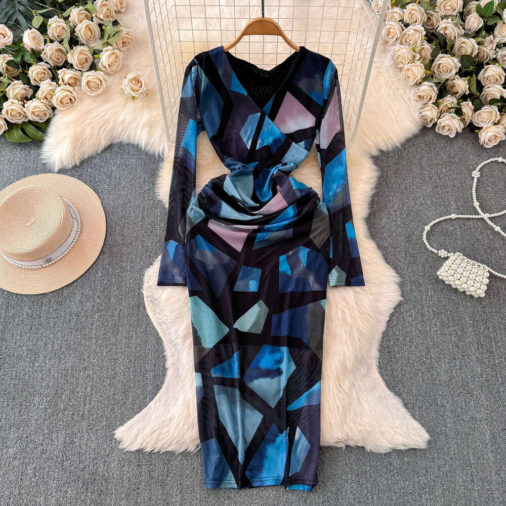 2026 designer elegant French deep V-neck long sleeved printed mesh dress with waist cinching and slim fitting skirt