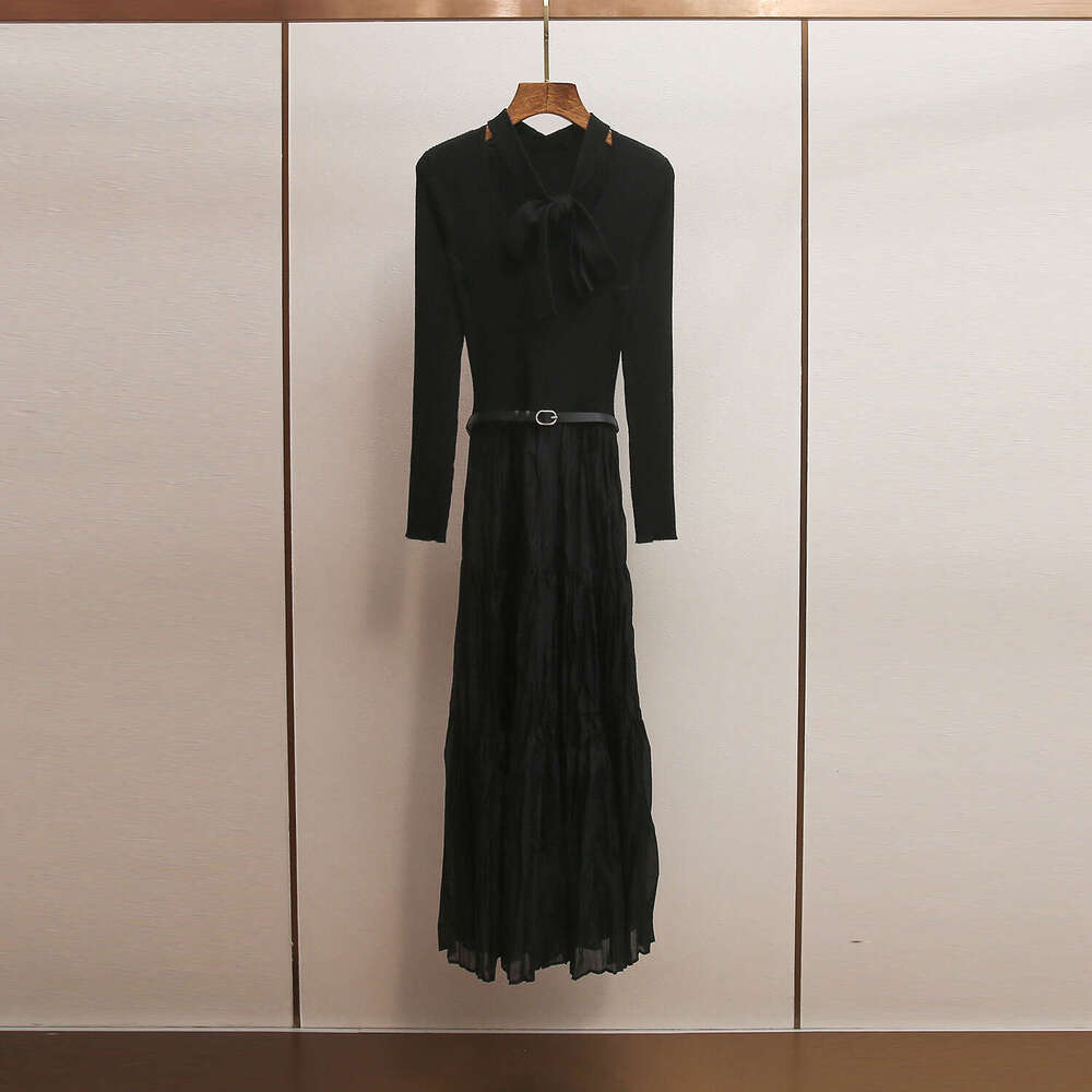 2026 designer high-end women's clothing spring new elegant Hepburn style lace up U-neck A12 patch knit dress