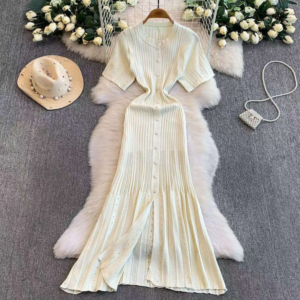 European and American women's short sleeved button knitted dress 2026 summer new French dress